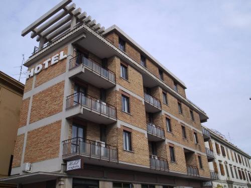 Hotel Traghetto Civitavecchia Exterior photo